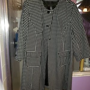 Very stylish, Like new Lightweight black and white